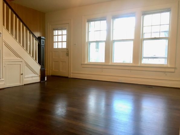209 1/2 W Trinity Ave