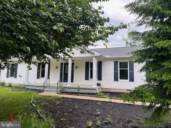 7 Sparrow Cir, Bear, DE 19701