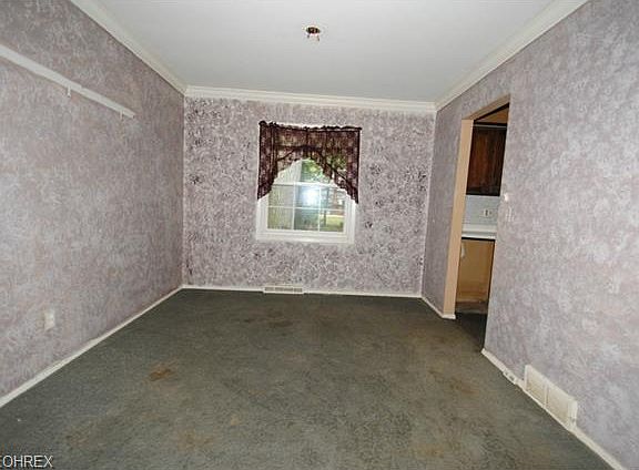 4th image of 455 Riverdale Dr