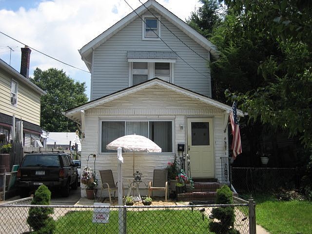 1st image of 98 Crown Ave