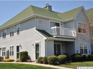 22 Des Moines Ct, Tinton Falls, NJ 07712