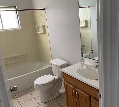 4th image of 1606 Gaines St