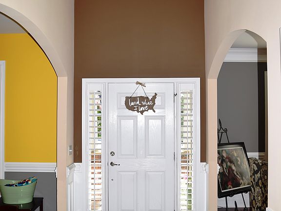 Dramatic entryway