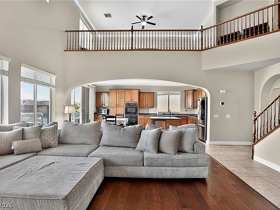 5th image of 988 San Carlos Creek Ln
