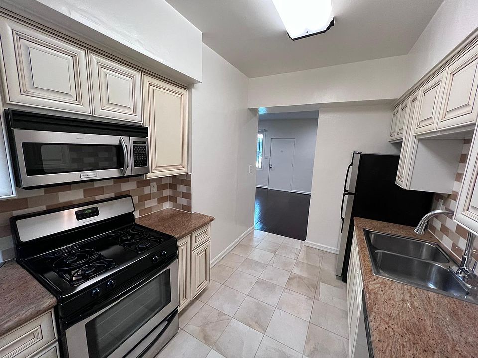1st image of 5515 W 6th St #5521