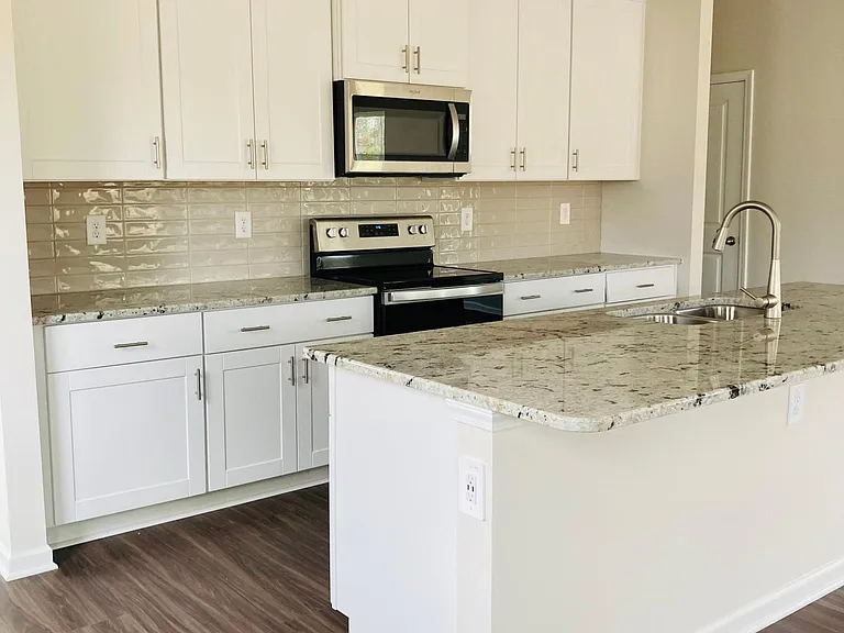 1052 S Fieldhaven Dr — Photo 3