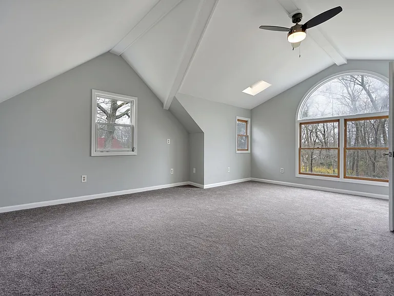 13 Swain Ave — Photo 20