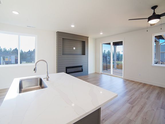 4th image of 16159 Serres Farm Way