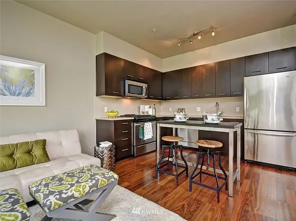 2960 Eastlake Ave E #305, Seattle, WA 98102