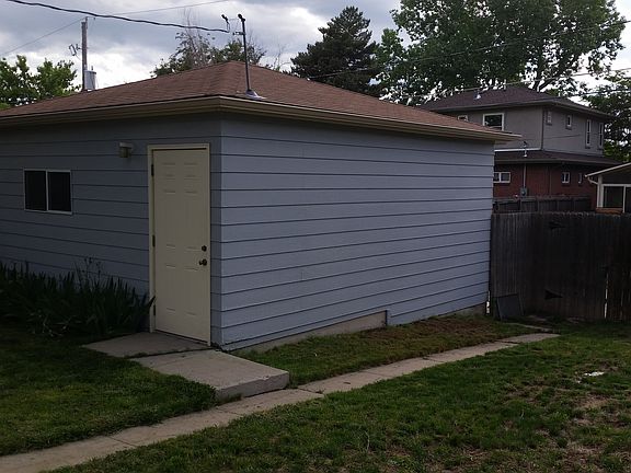 5th image of 1555 S York St