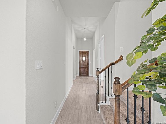 3rd image of 1727 Doubleday Ln