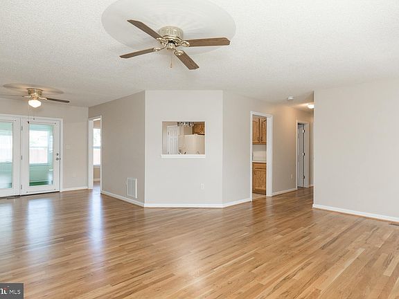 5th image of 113 Churchill Dr