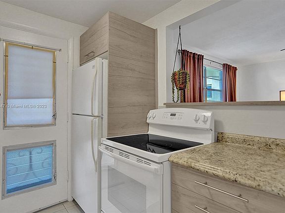 3rd image of 16750 NE 14th Ave APT 205