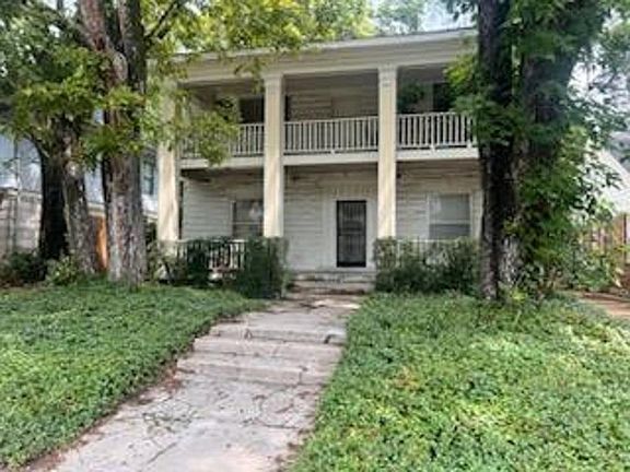 3rd image of 1742 Lawrence Ave