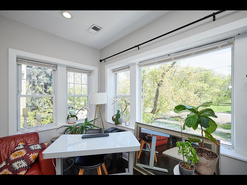 1st image of 4152 N California Ave #1