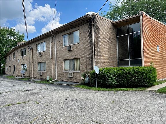 3rd image of 3401 Woodman Dr
