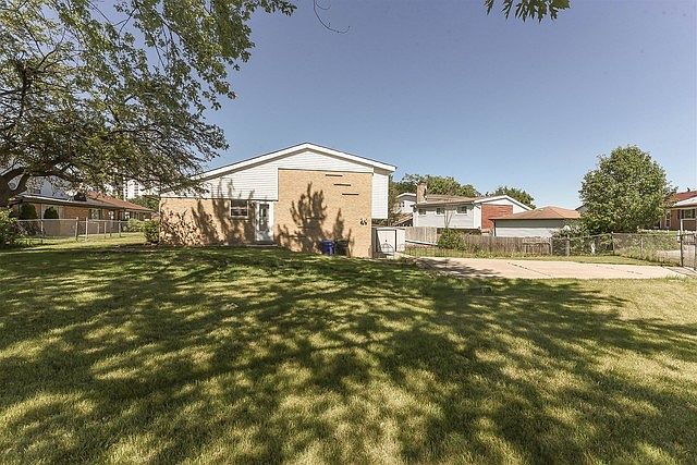 1st image of 9492 Park Ln