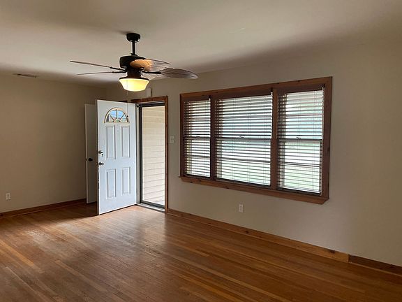 5th image of 1009 Green St