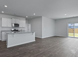 302 Watersglen Dr, Summerville, SC 29486