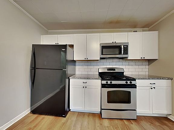 3rd image of 7109 E 104th St