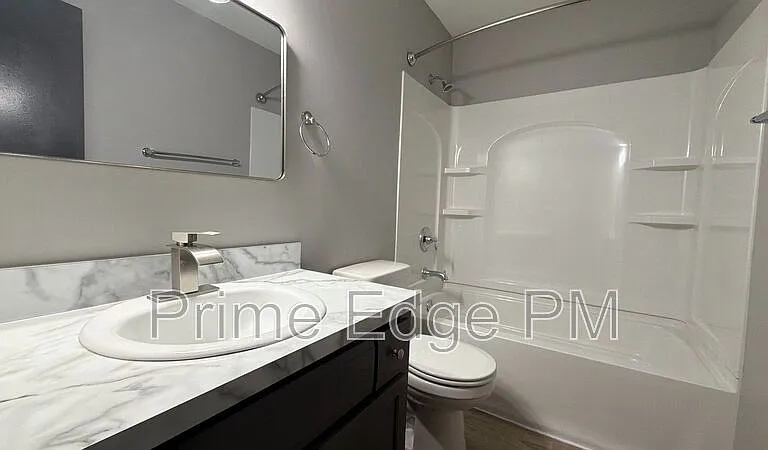 4520 Calvert St #6 — Photo 14