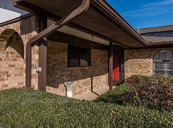 3rd image of 1301 Idlewood Dr