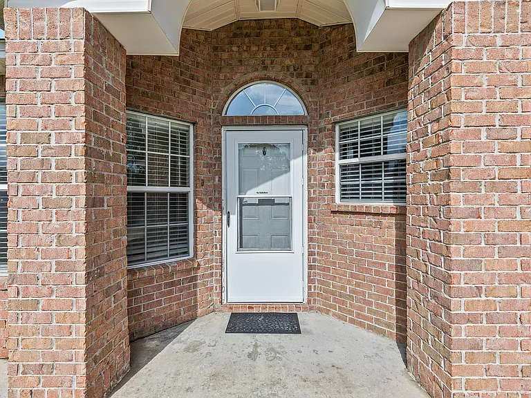 275 Limestone Cir — Photo 3