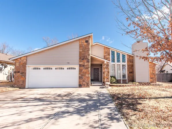 1701 N Desert Palm Ave, Broken Arrow, OK 74012