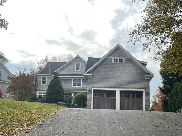 5 Elm Top Ln, Beverly, MA 01915