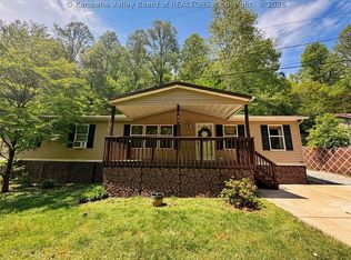 133 John Edward Ln, Elkview, WV 25071