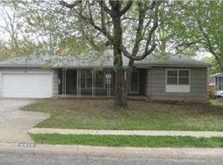 6915 Floyd St, Overland Park, KS 66204