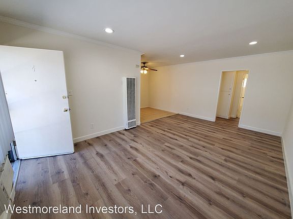 4th image of 971 S Westmoreland Ave APT 4