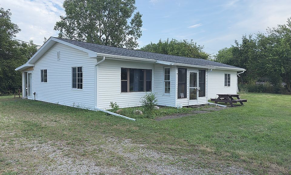 1st image of 2861 Latcha Rd