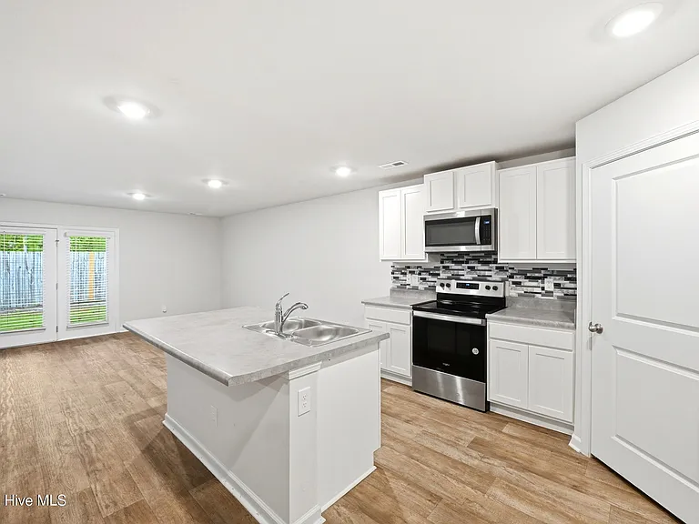 1636 Bellamy Place Dr — Photo 4