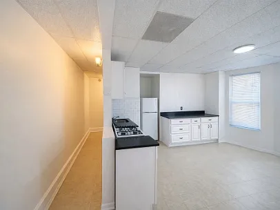129 50th St #2-R — Photo 3