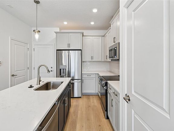 7th image of this home