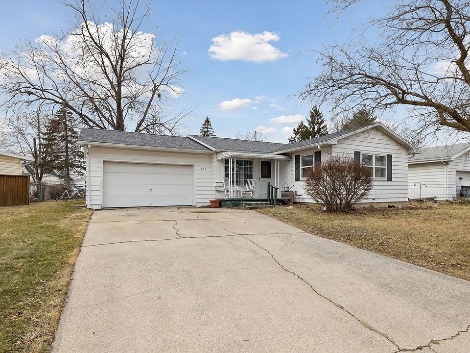 1st image of 1217 Huntington Dr