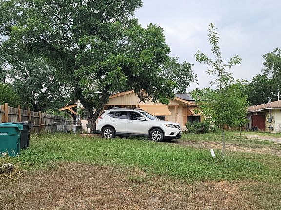 3rd image of 146 Oriole Ln