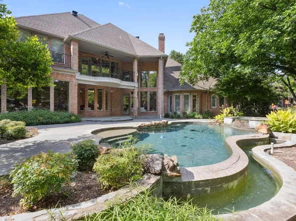 9922 Lakeway Ct, Dallas, TX 75230