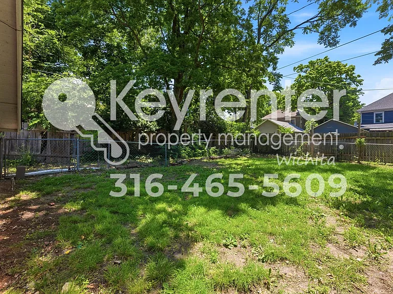338 1/2 N Holyoke Pl — Photo 3