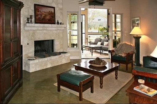 4th image of 828 CANTERBURY HILL