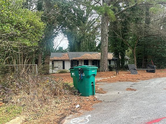 2nd image of 7747 Lark Ct