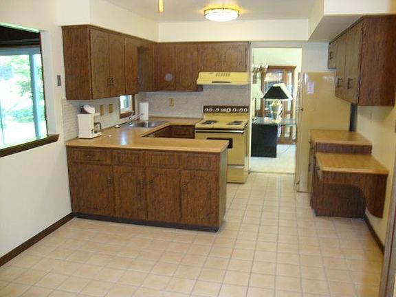3rd image of 5026 Cheswick Dr