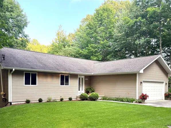 4464 Prouty Rd, Traverse City, MI 49686