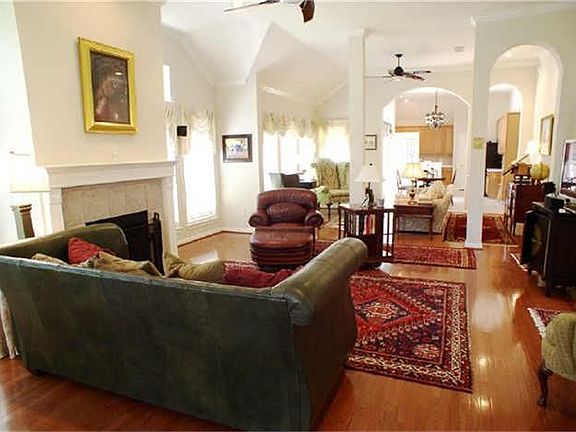 4th image of 3147 Cedar Knolls Dr