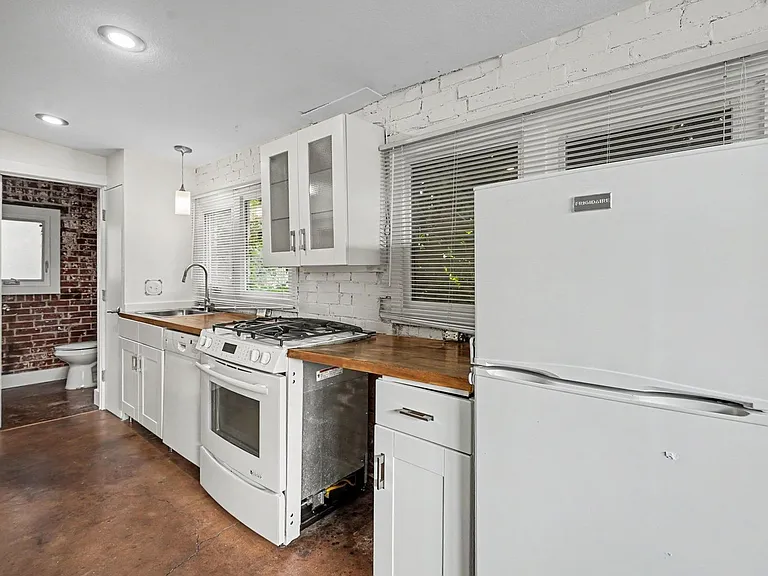 1301 S Lincoln St #B — Photo 6