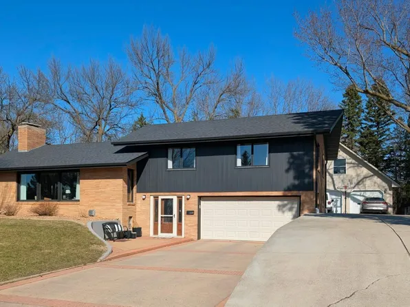 1308 Ridgeview Dr, Montevideo, MN 56265