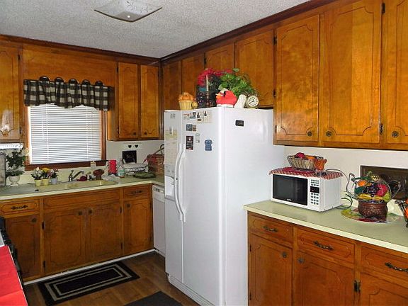 5th image of 100 William Dr