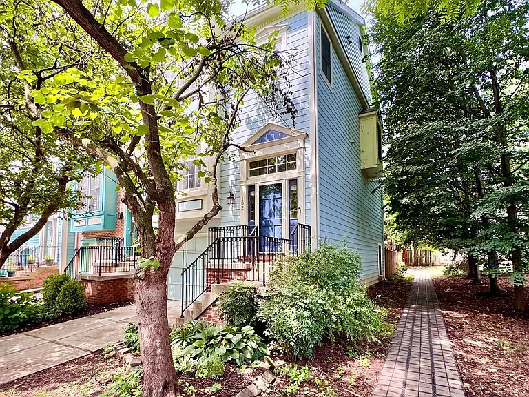 102 Maximillian Ct SW — Photo 3