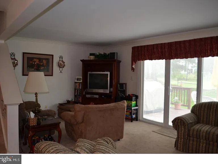 302 Doral Dr — Photo 7